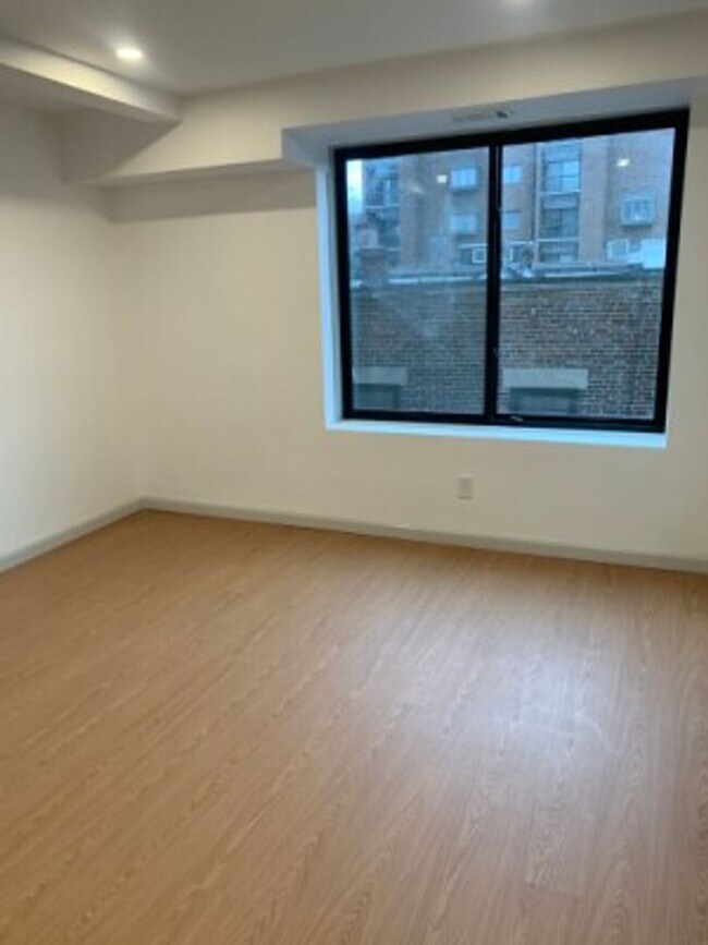 Building Photo - Brookline 3 bed 2 bath….