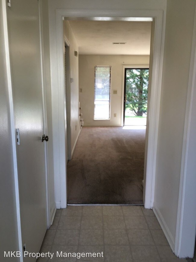 Building Photo - 1111 East Dr