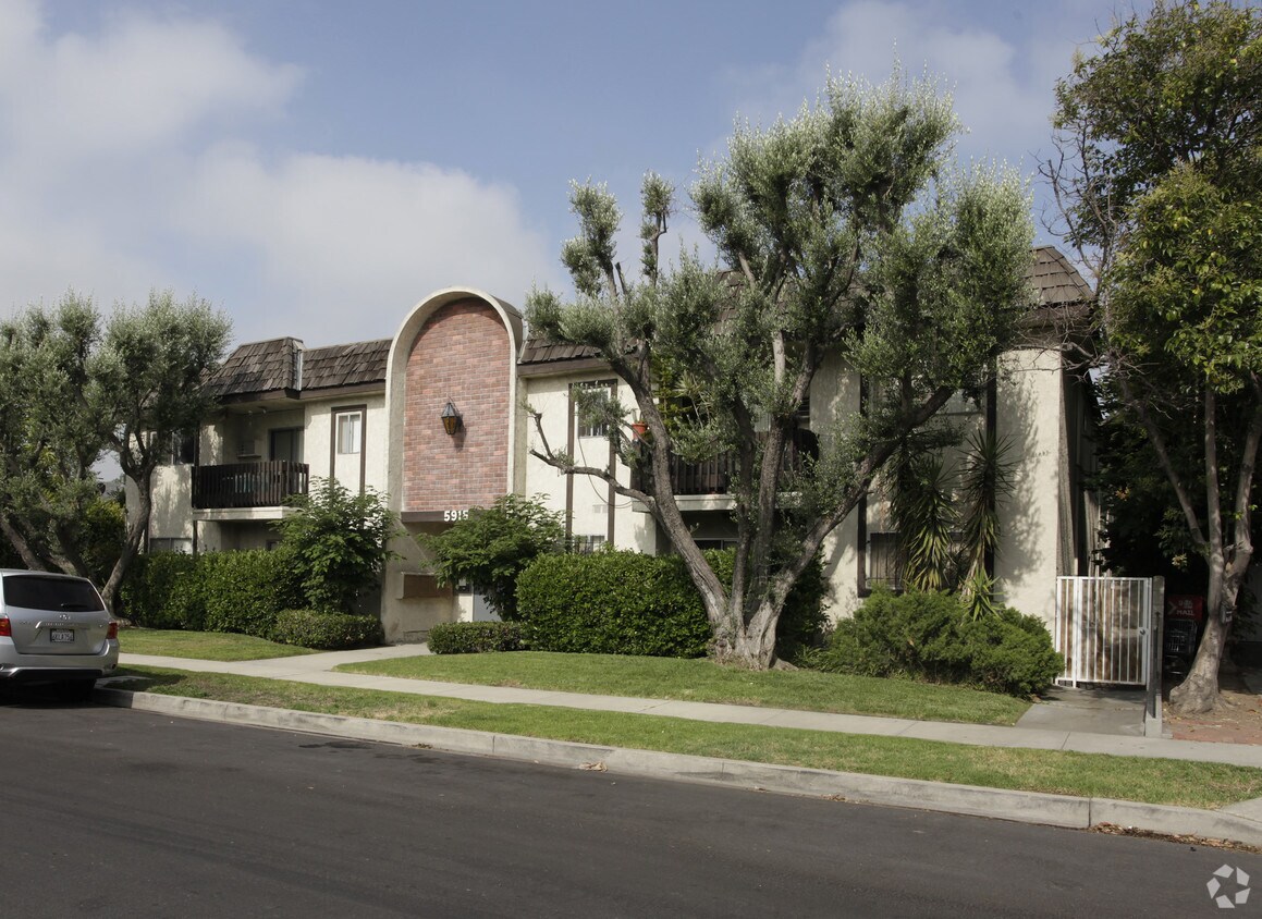 Foto principal - 5915 Lemp Ave