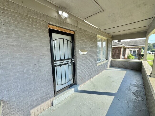 Foto del edificio - 1478 S Willet Street