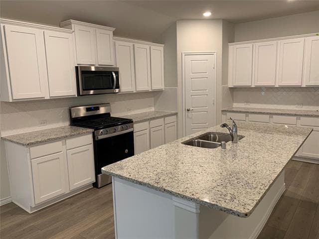 Foto del edificio - 6321 Crownmere Dr