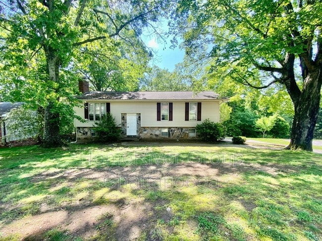 Foto del edificio - 212 Rolling Ridge Dr