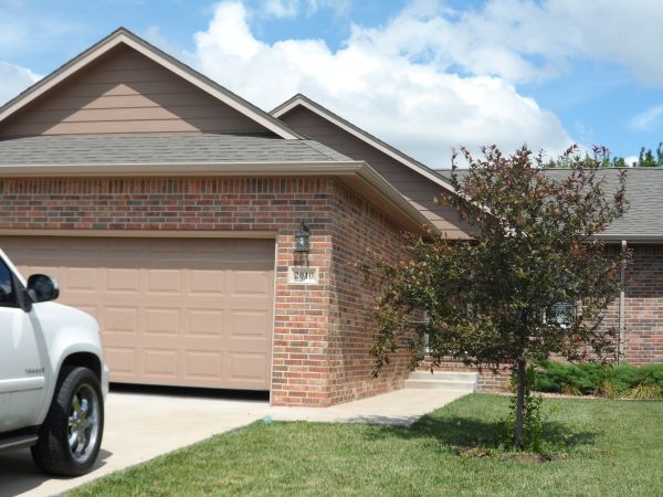 Foto principal - 2010 N Springbrook St