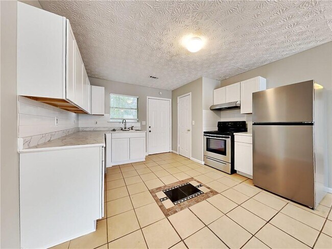 Building Photo - 6112 Green Acres Dr SW