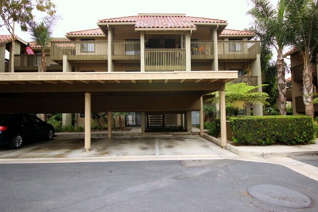 Foto del edificio - Remodeled 2 bedroom 1 bathroom with large ...