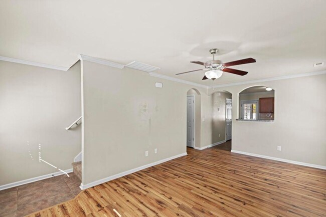 Foto del edificio - End Unit with Lots of Upgrades!