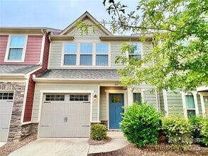 Building Photo - 310 Willow Wood Ct
