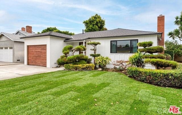 Foto del edificio - 12034 Alberta Dr