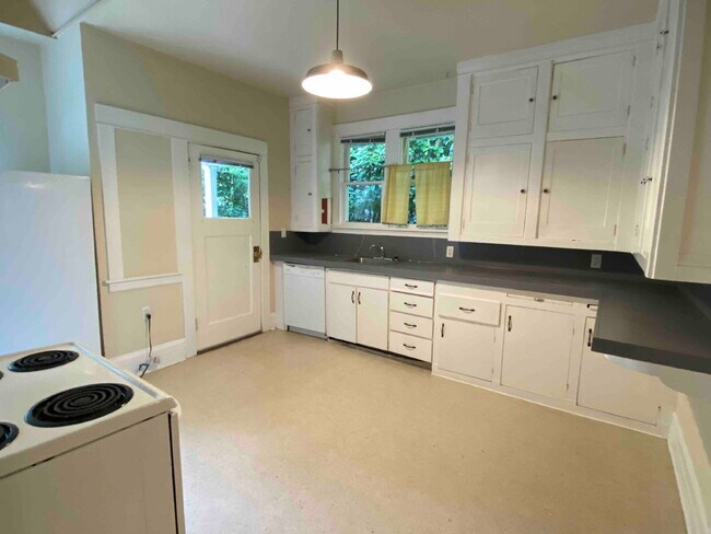 Foto del edificio - Classic PDX Bungalow in Multnomah Village ...