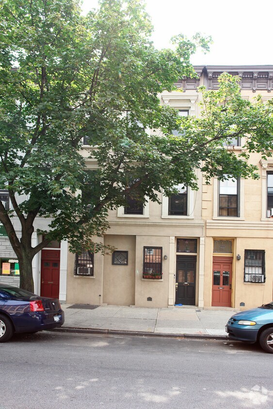 Primary Photo - 455 6th Ave