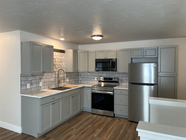 Remodeled kitchen - 1524 S 6th St W