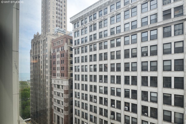 Foto del edificio - 5 N Wabash Ave