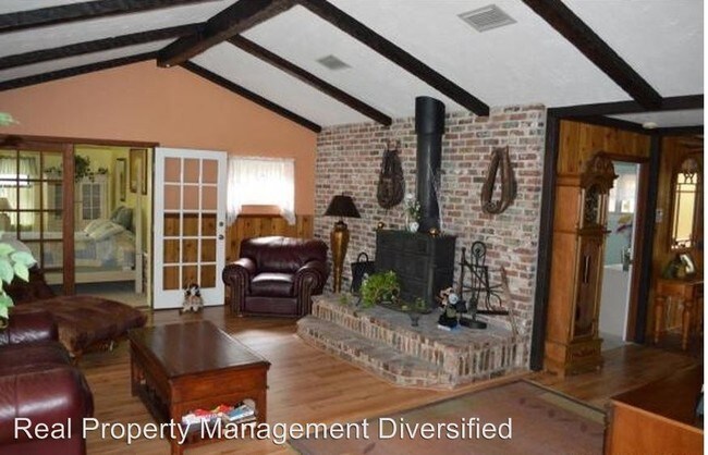 Foto del edificio - 3 br, 2 bath House - 4275 E. Riverside Drive