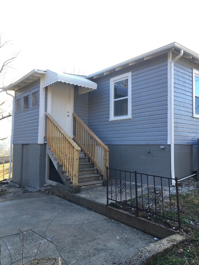 Building Photo - 22 Burlington Ave