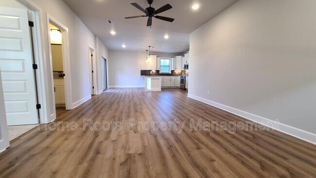 Building Photo - 1700 SW Riverstone Rd