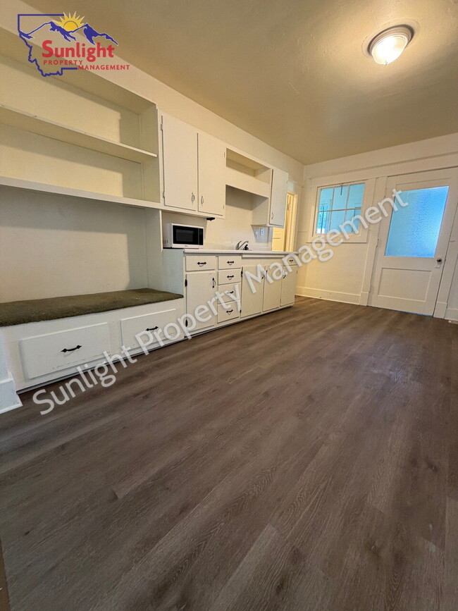 Building Photo - Cozy 1 Bed 1 Bath Apartment
