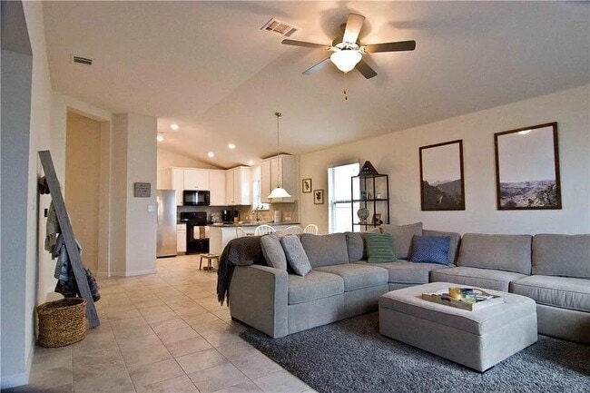 Foto del edificio - 154 Tailwind Dr