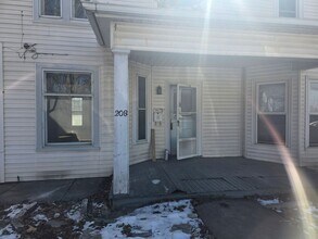 Building Photo - 204 N Fort Wayne Ave