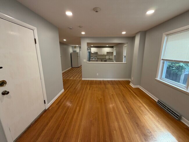 Foto del edificio - 308 Summer St