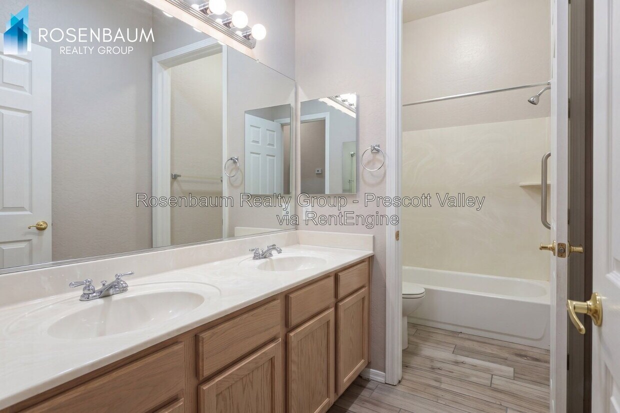 Building Photo - 6543 E Brighton Dr