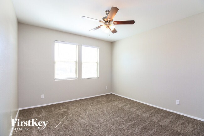 Foto del edificio - 10386 E Marigold Ln