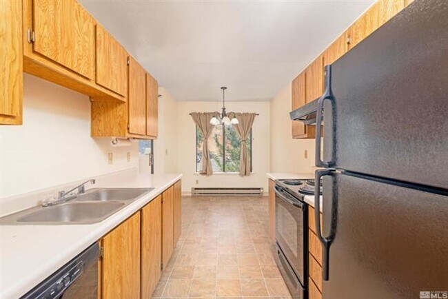 Foto del edificio - Great 1 bedroom condo just off Clear Acre Lane