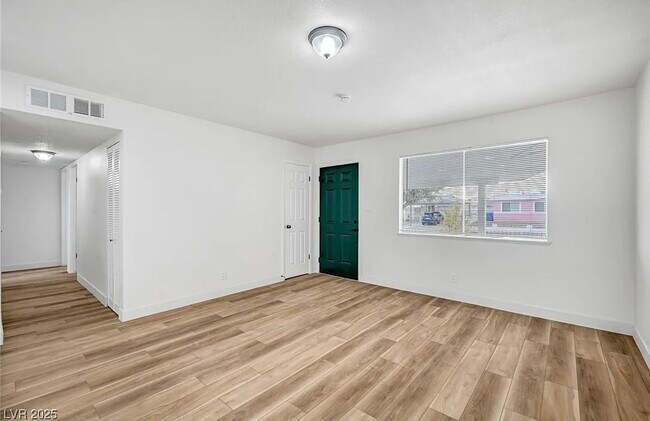 Foto del edificio - 6520 Evergreen Ave
