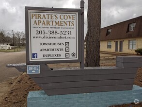Building Photo - 250 Carraway Dr