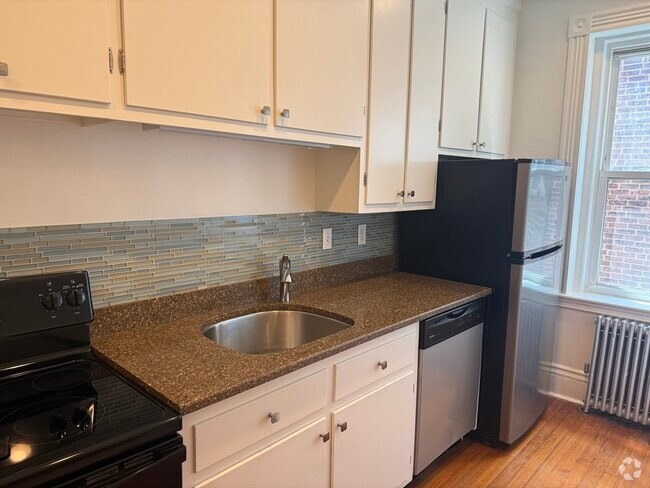 Building Photo - 23 Parkman St