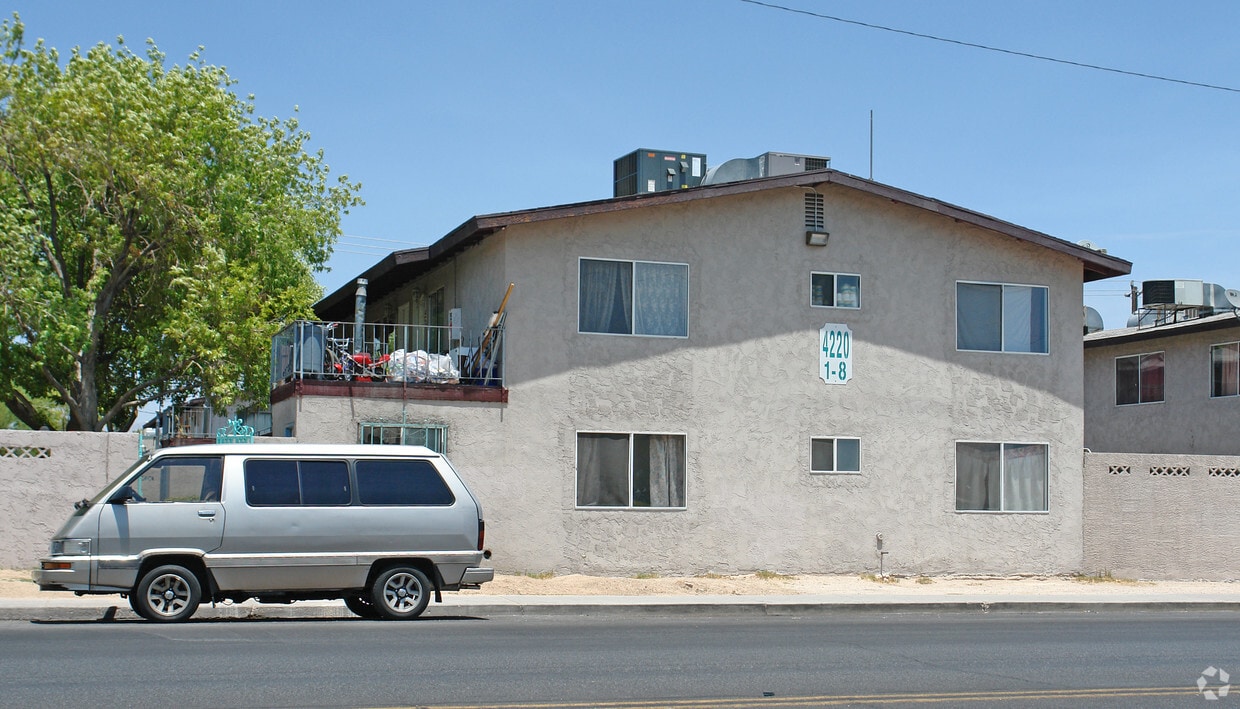 Primary Photo - 4220 Pennwood Ave