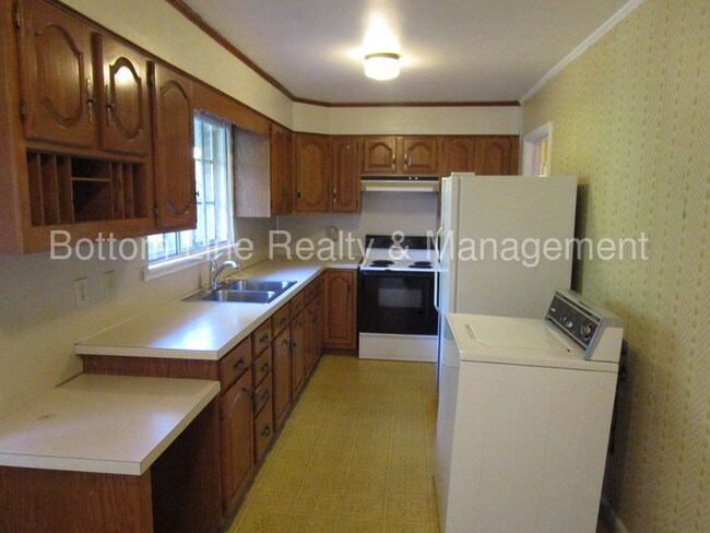 Building Photo - 5530 Radford Ave