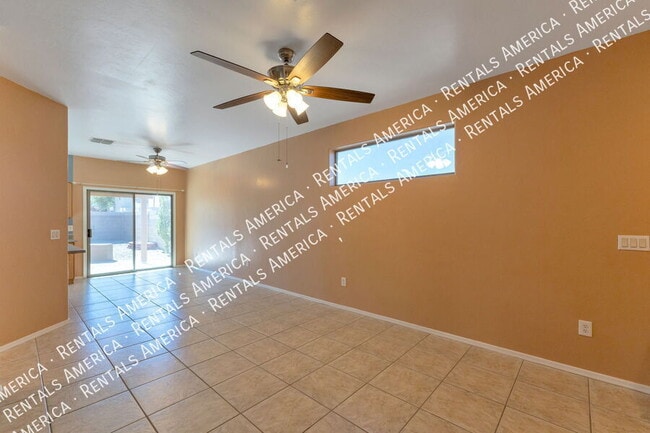 Building Photo - 568 E Painted Pueblo Dr