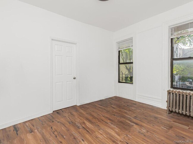 Foto del edificio - 30 Macombs Pl