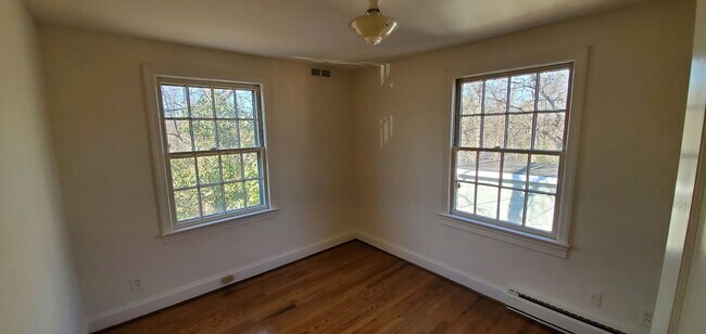 Foto del edificio - 411 Crestland Ave