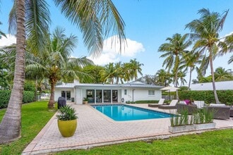 Building Photo - 2021 NW 3rd Ave