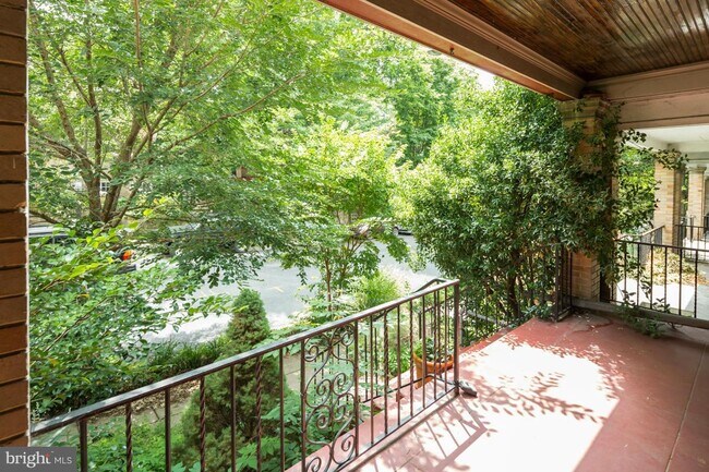 Foto del edificio - 3232 Walbridge Pl NW