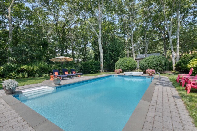 Building Photo - 4 Mary Ct