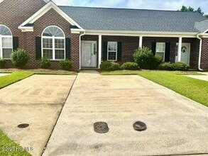 Building Photo - 130 Oak Towne Dr