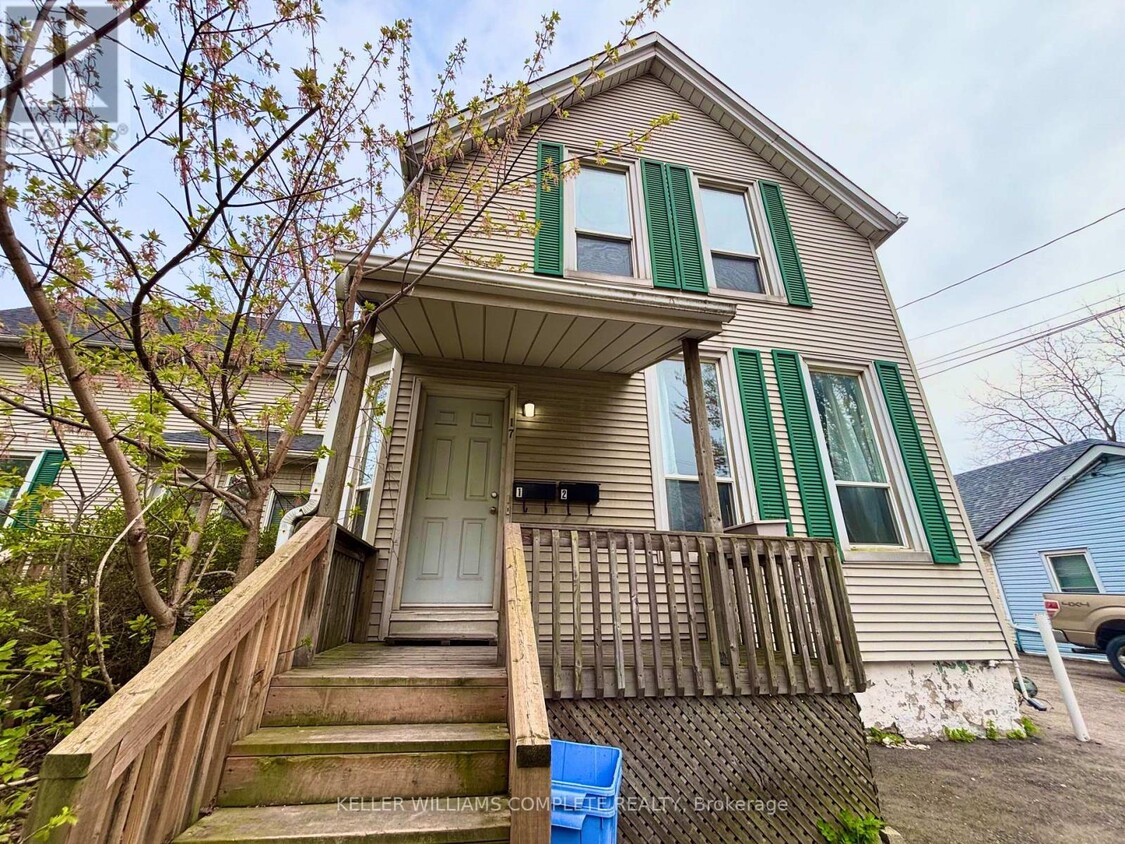Primary Photo - 17 Duff St