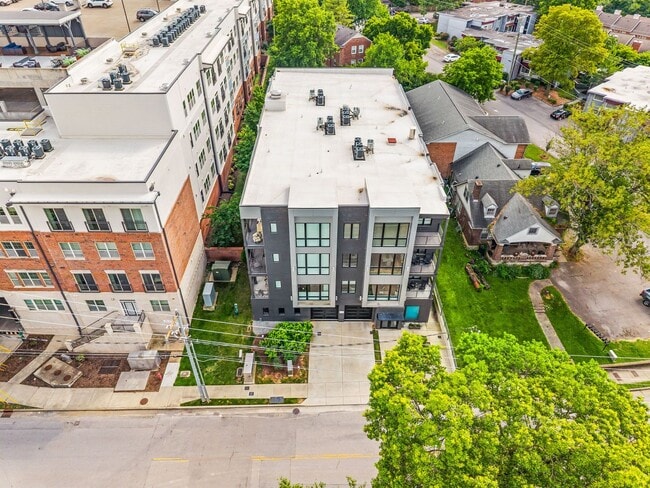 Foto del edificio - 119 Acklen Park Dr