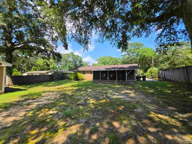 Building Photo - 5505 Fairview Dr