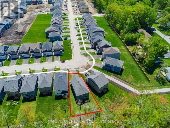 Building Photo - 365 Beechwood Forest Ln