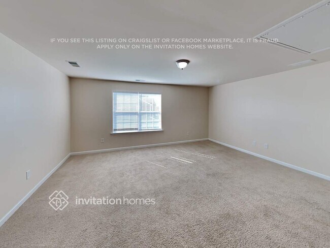 Foto del edificio - 13422 Hyperion Hills Ln