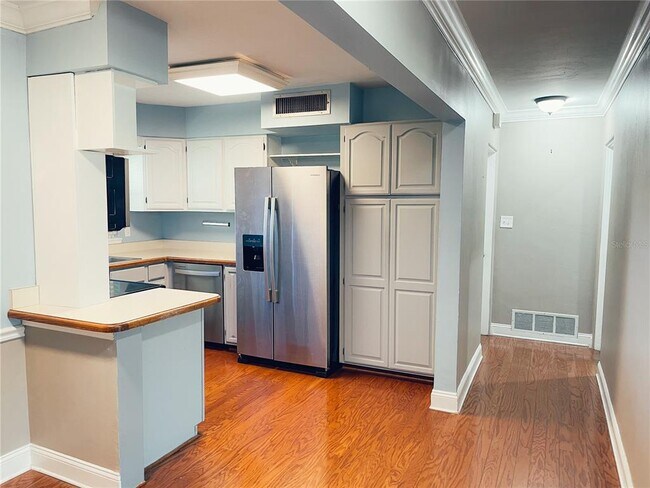 Foto del edificio - 1406 Ensenada Dr