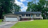 Primary Photo - Slice of Paradise: 3-Bedroom, 2-Bathroom F...
