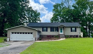 Building Photo - 526 Muscadine Dr