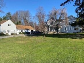 Building Photo - 127 Indian Hill Rd