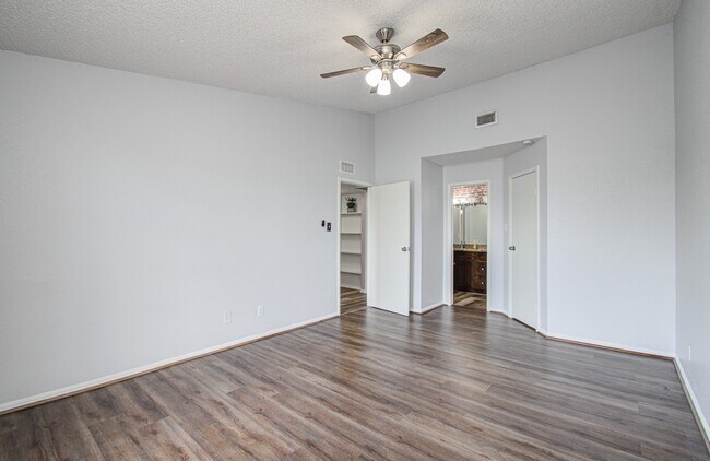 Building Photo - 10101 S Gessner Rd