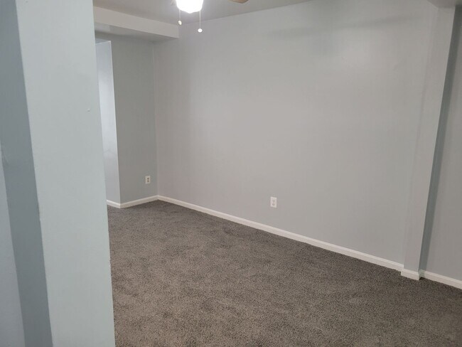 Foto del edificio - Spacious 3 BR/2 BA Townhome  in Greenway!