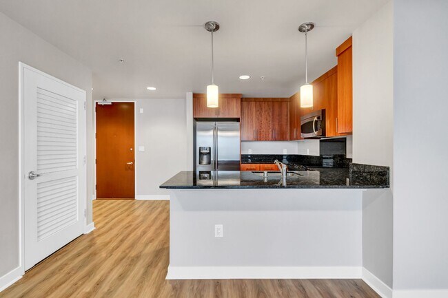 Building Photo - Gorgeous 1 Bedroom Condo for Rent at Axis ...